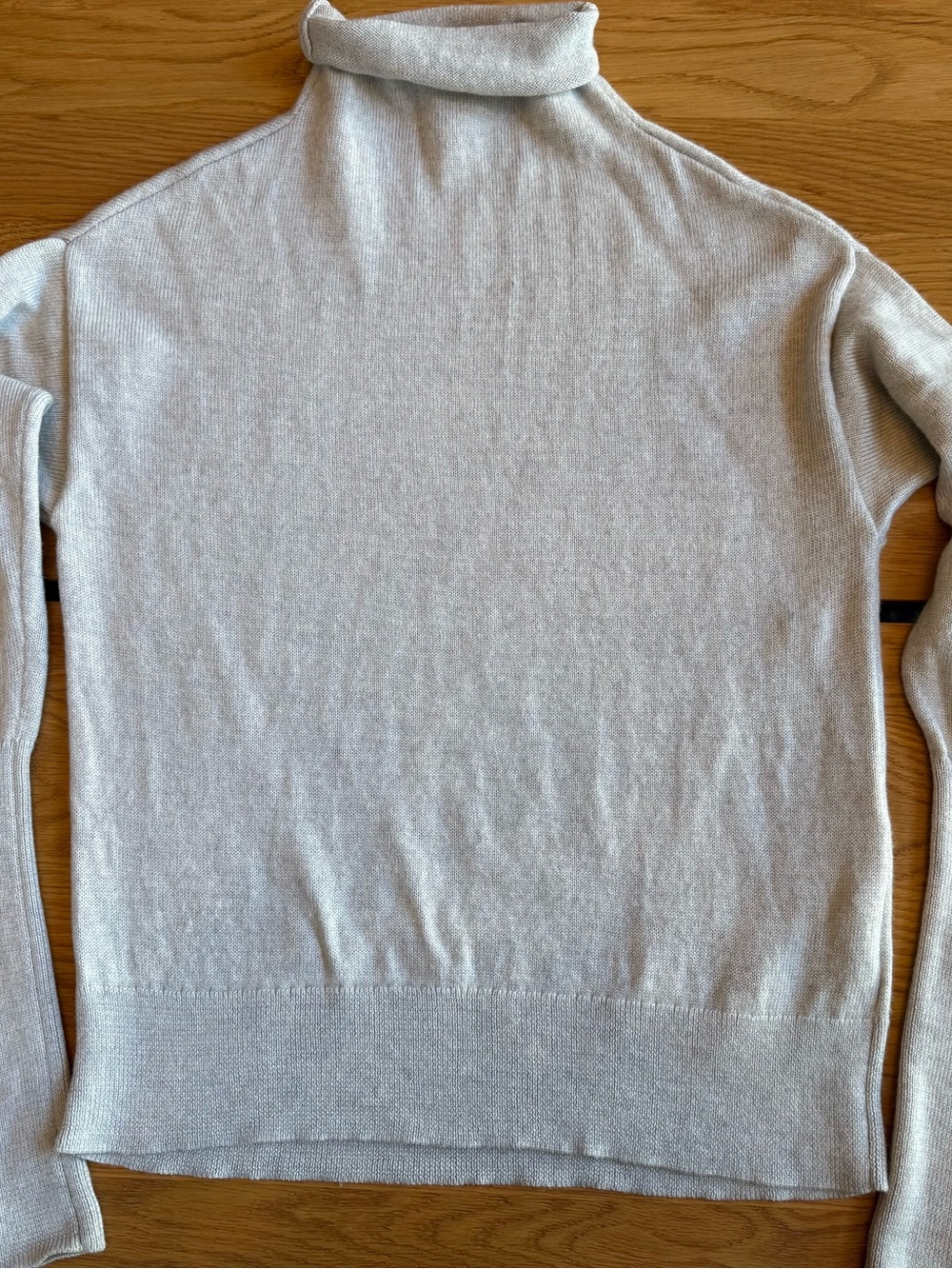 Wilfred Light Gray Turtleneck Wool Sweater